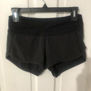 size 2 black lululemon speed up shorts!